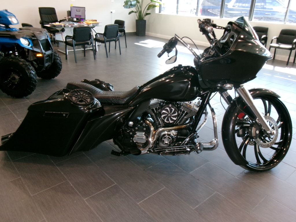 2016 Harley-Davidson Street Glide - $20,999