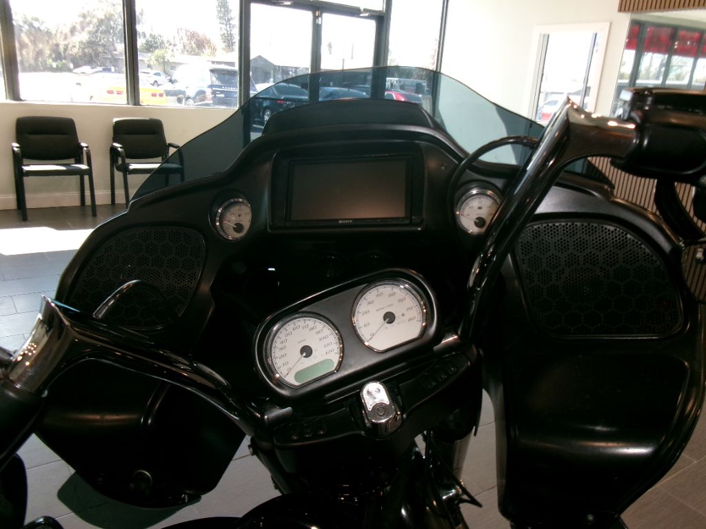 2016 Harley-Davidson Street Glide - $20,999