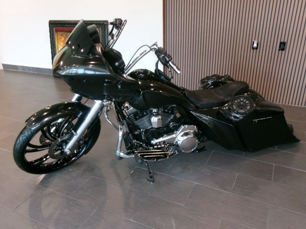 2016 Harley-Davidson Street Glide - $20,999