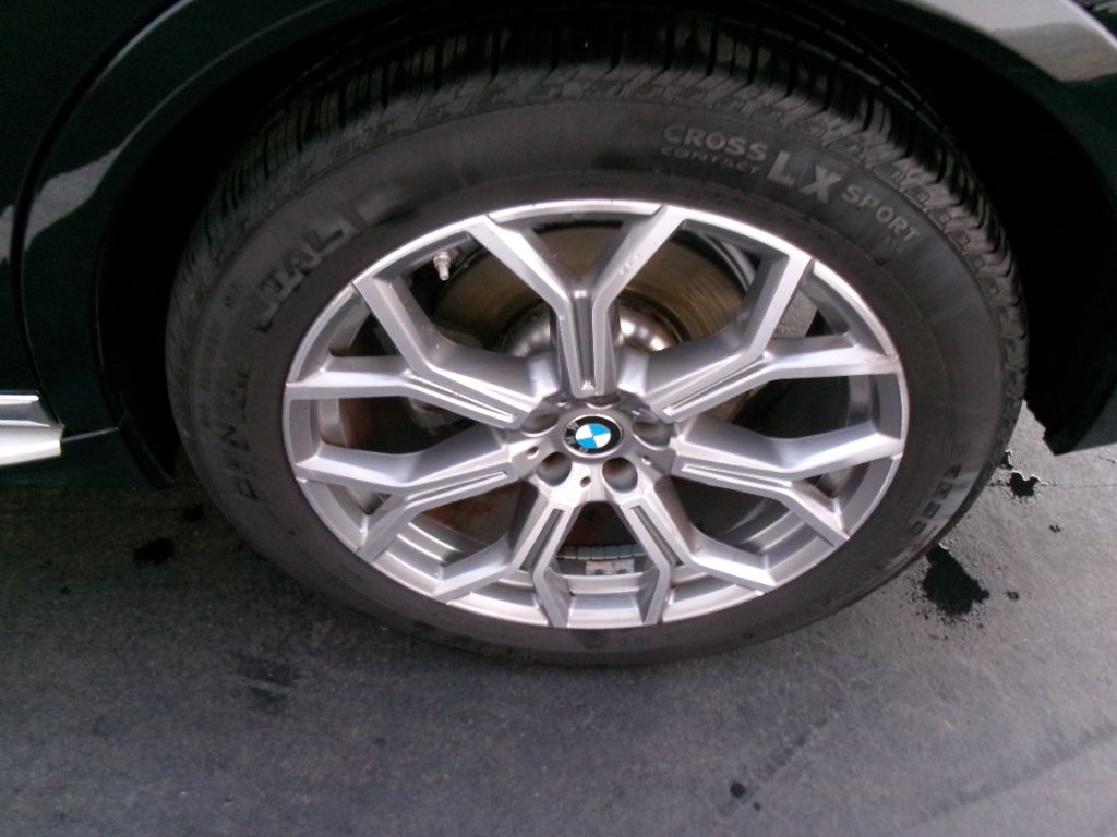 2021 BMW X7 - $36,999