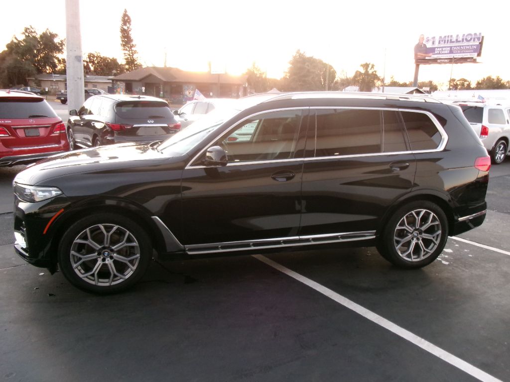 2021 BMW X7 - $36,999