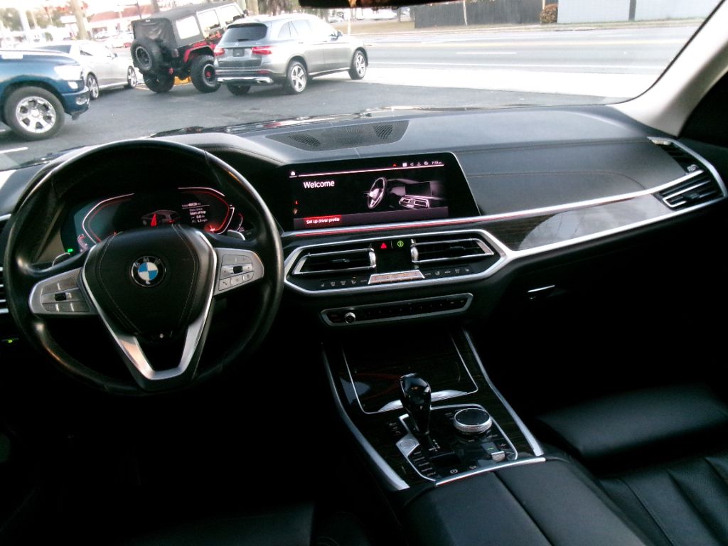 2021 BMW X7 - $36,999