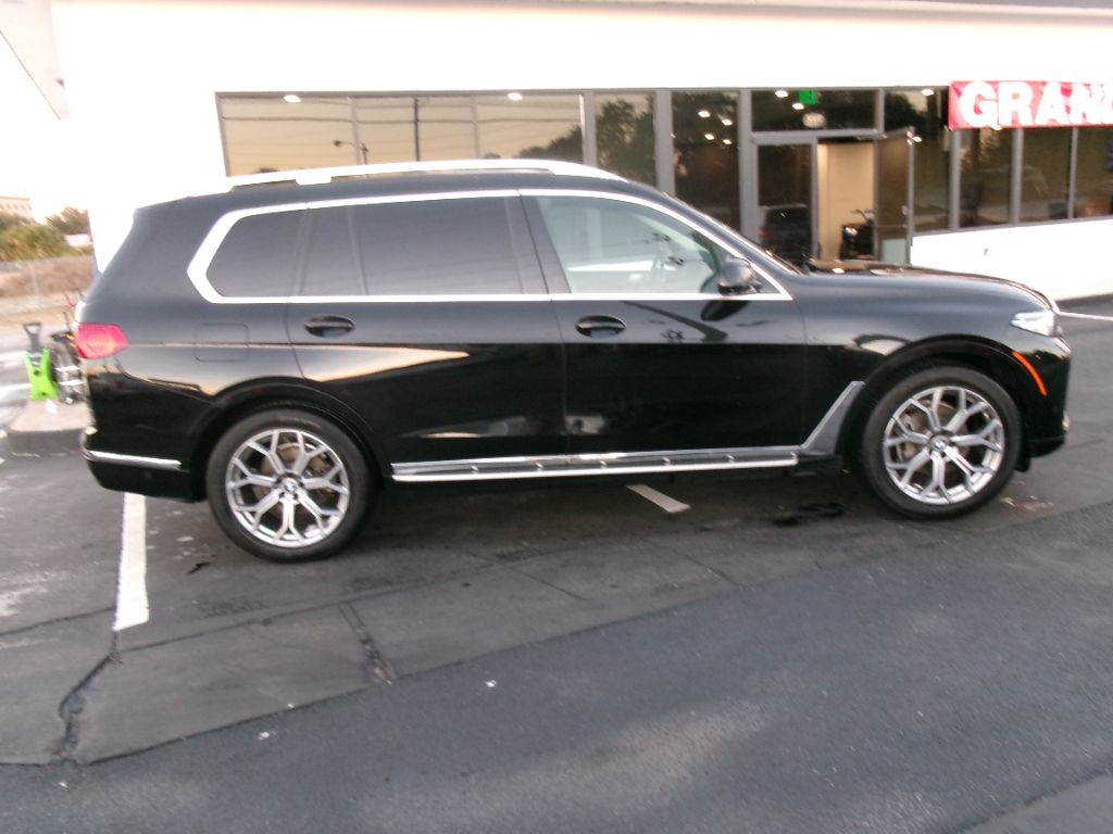 2021 BMW X7 - $36,999
