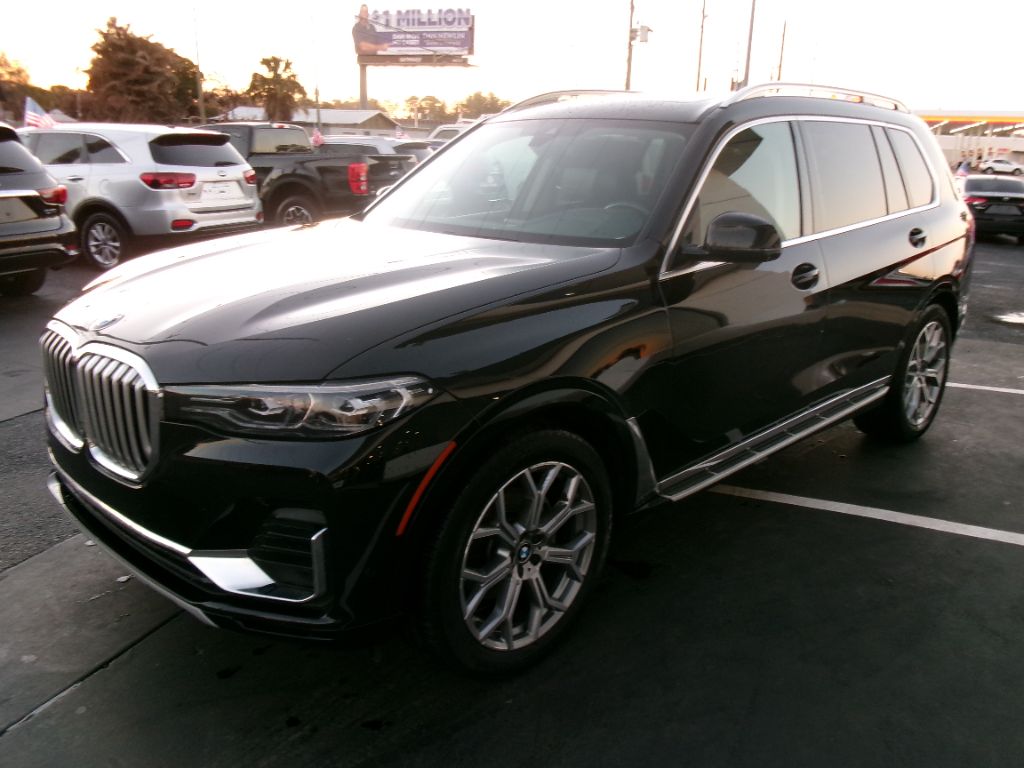 2021 BMW X7 - $36,999
