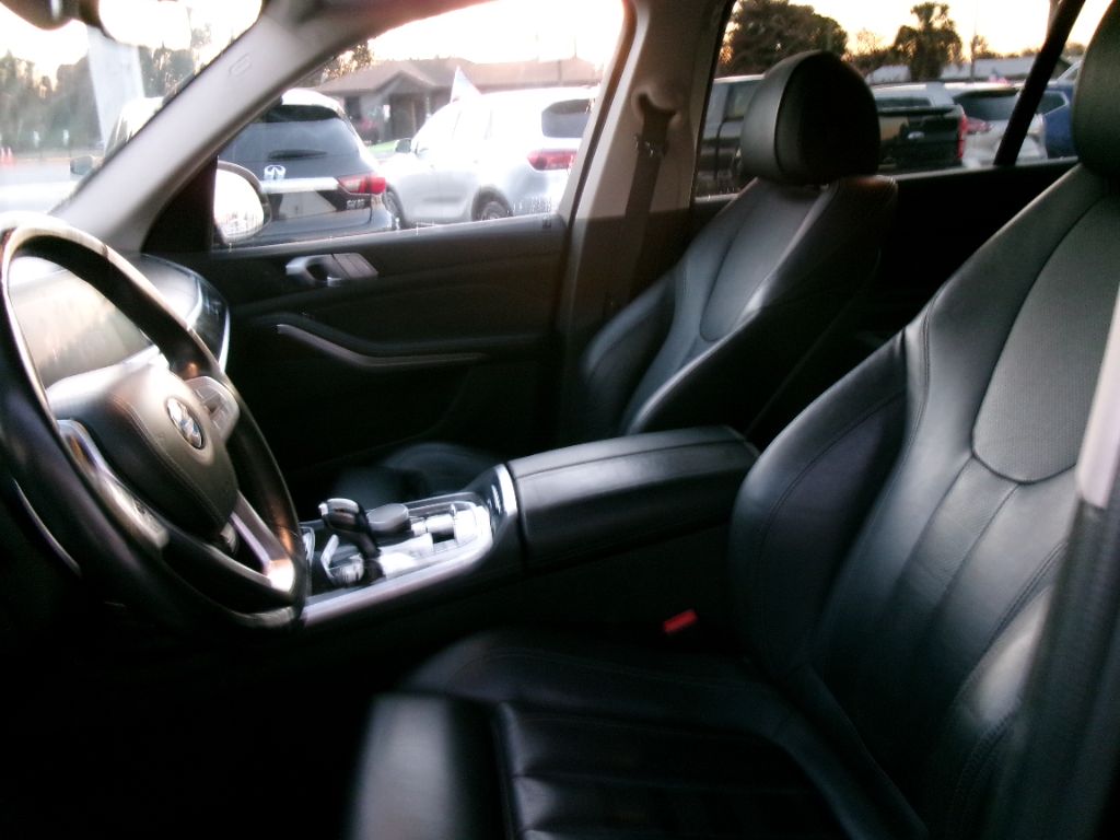 2021 BMW X7 - $36,999