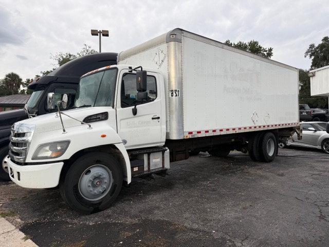 2016 Hino 268 - $24,999