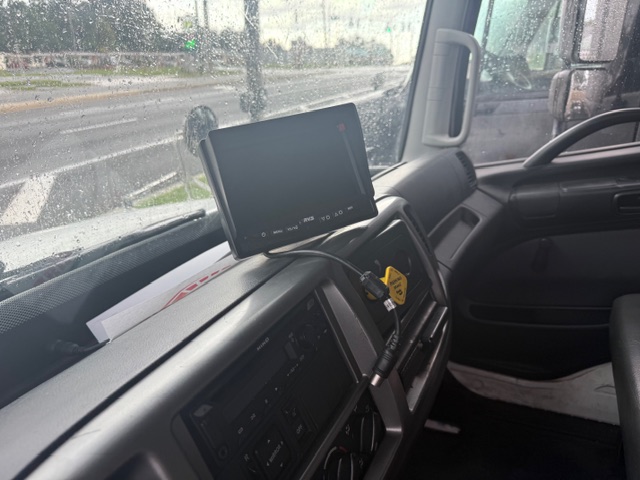 2016 Hino 268 - $24,999