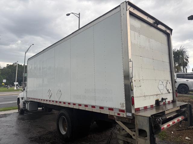 2016 Hino 268 - $24,999