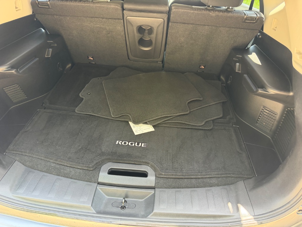2020 Nissan Rogue - $10,500