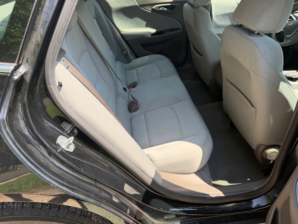 2020 Chevrolet Malibu - $7,900