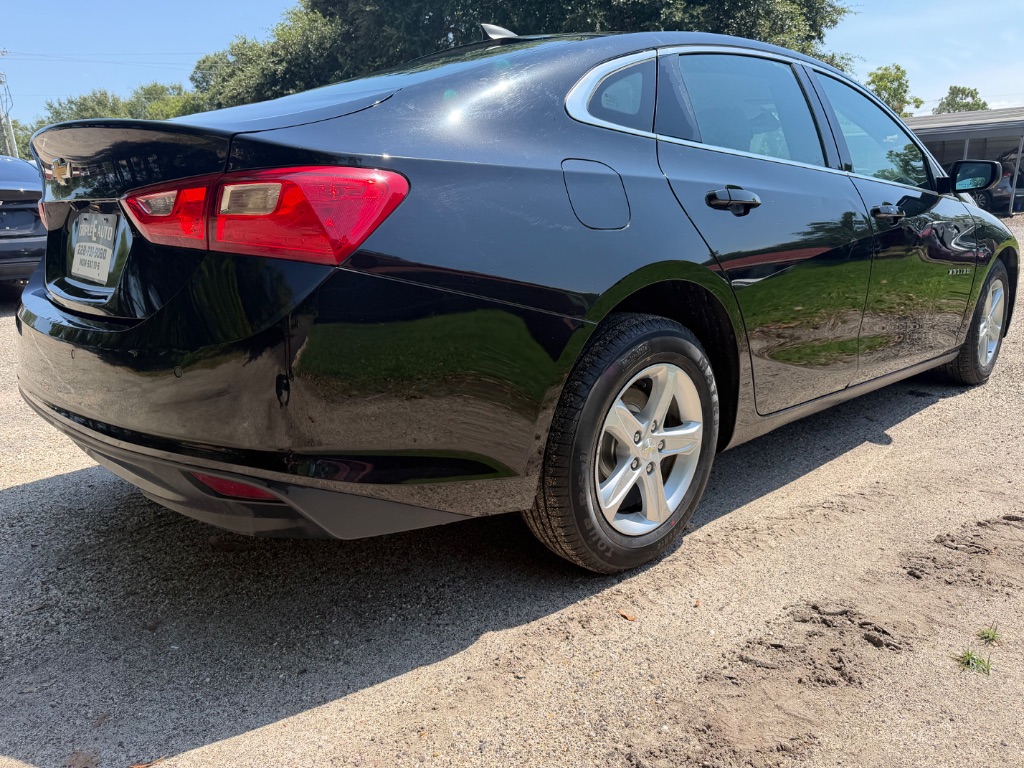 2020 Chevrolet Malibu - $7,900