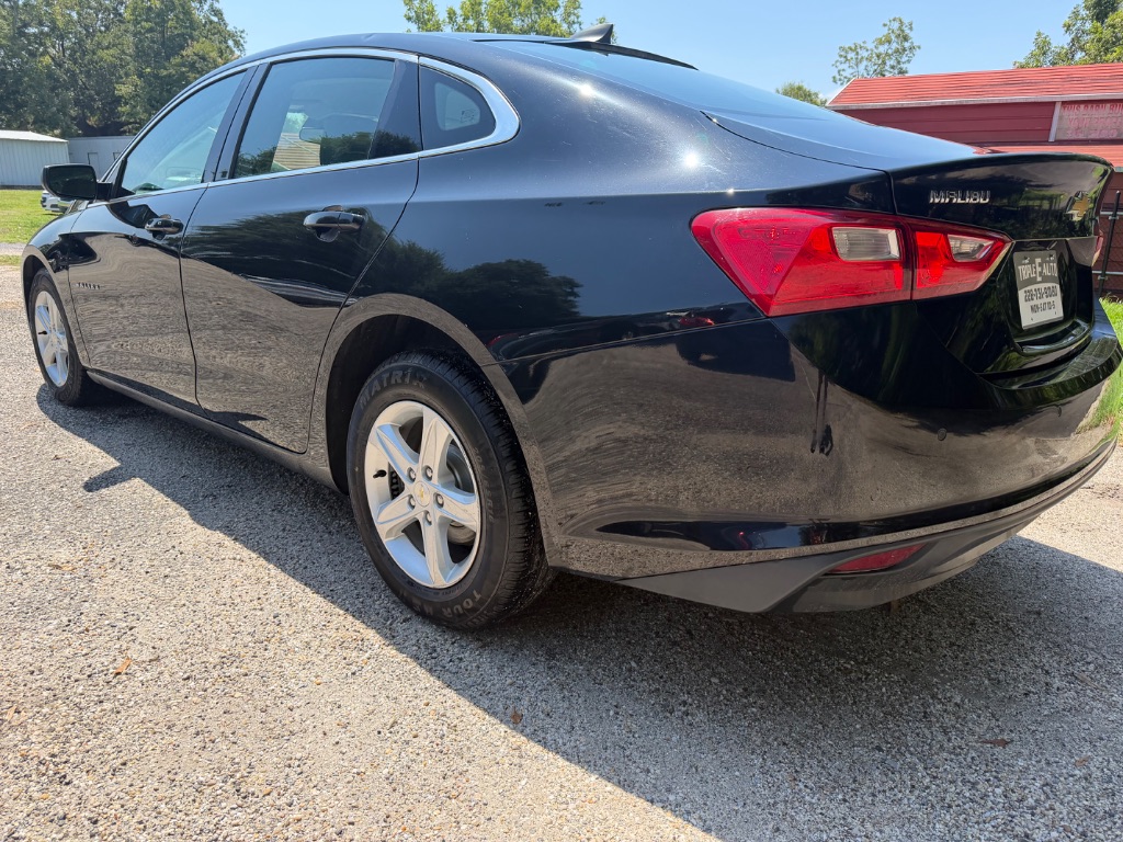 2020 Chevrolet Malibu - $7,900