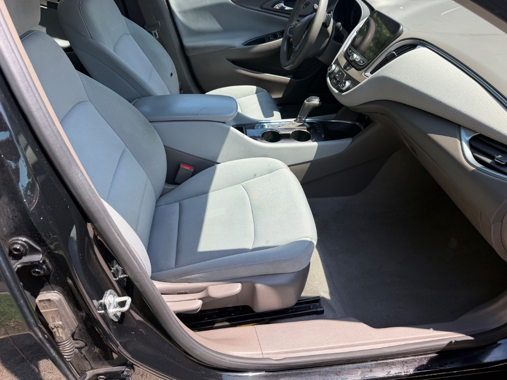 2020 Chevrolet Malibu - $7,900
