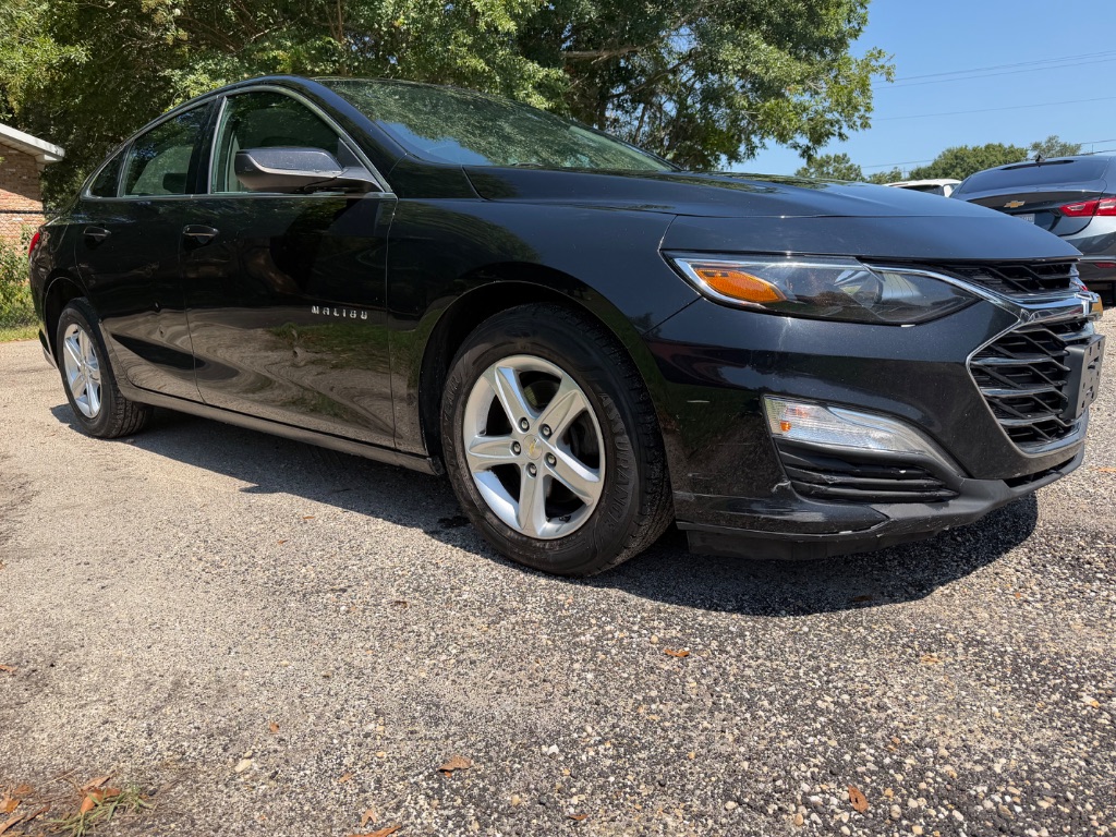 2020 Chevrolet Malibu - $7,900