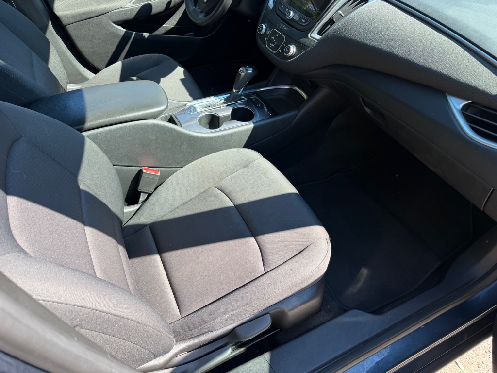 2020 Chevrolet Malibu - $6,900