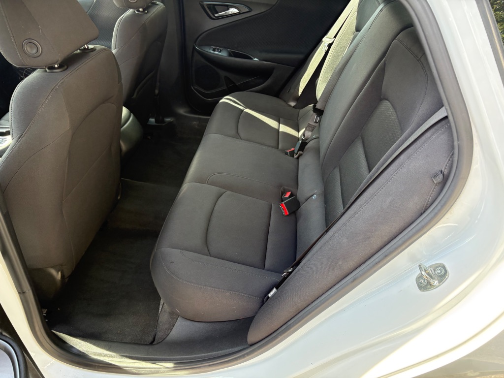 2023 Chevrolet Malibu - $13,500