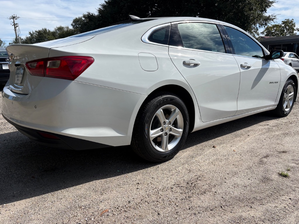 2023 Chevrolet Malibu - $13,500