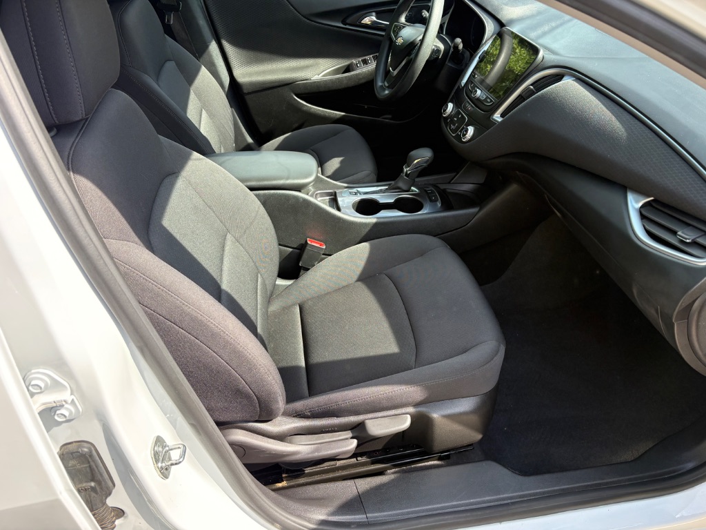2023 Chevrolet Malibu - $13,500