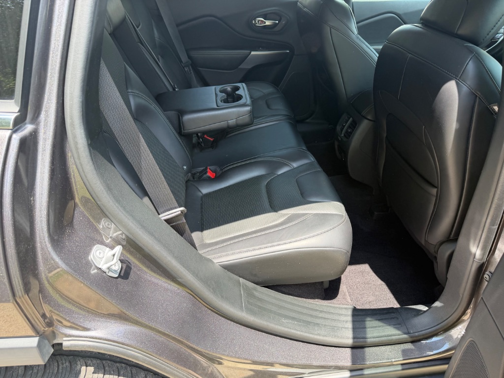 2019 Jeep Cherokee - $10,500