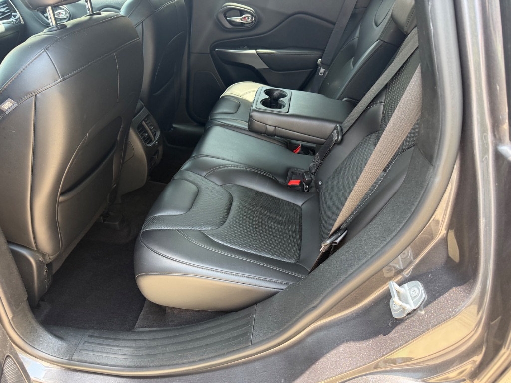 2019 Jeep Cherokee - $10,500