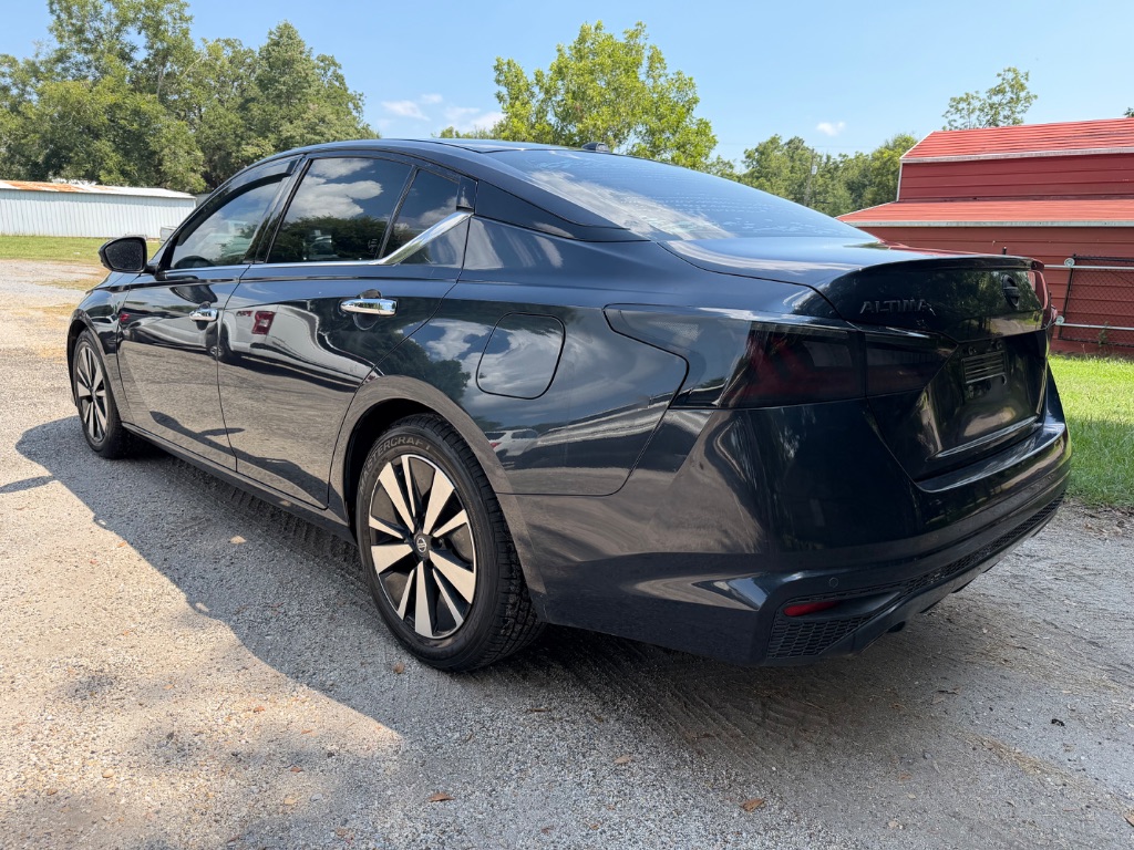 2019 Nissan Altima - $7,900