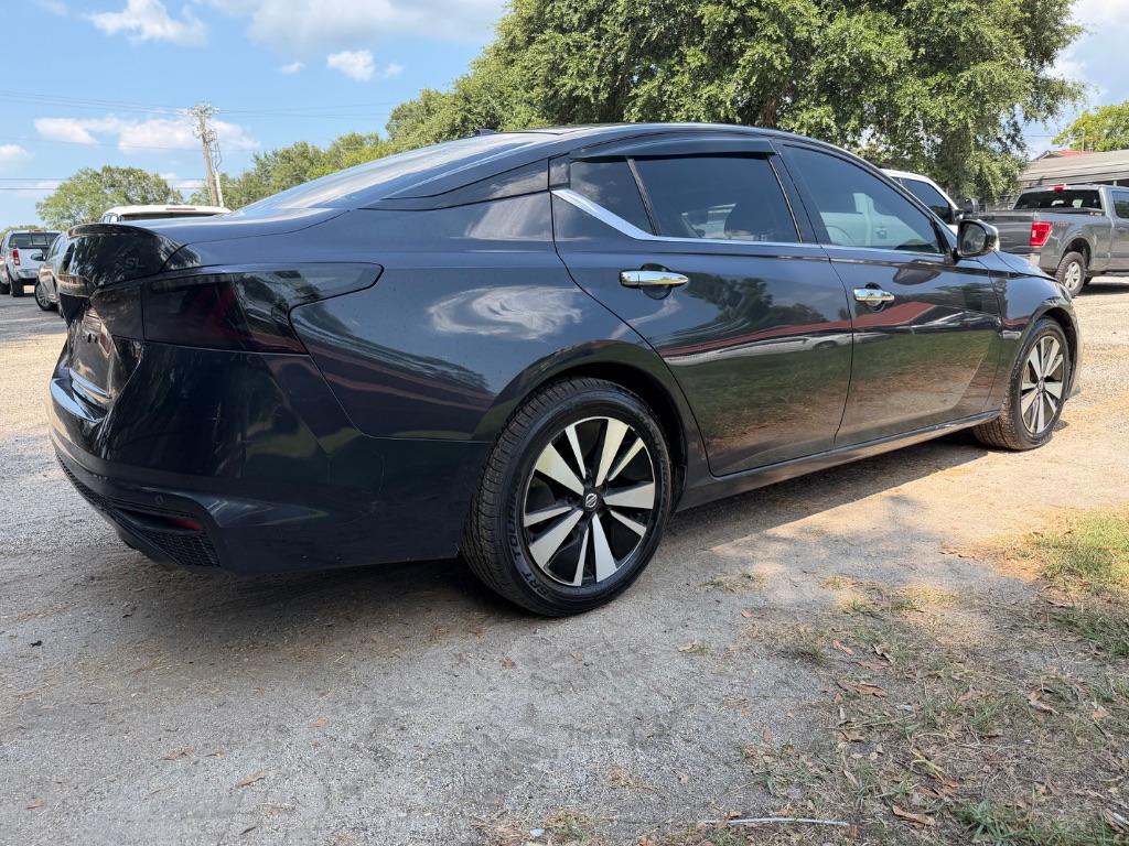 2019 Nissan Altima - $7,900