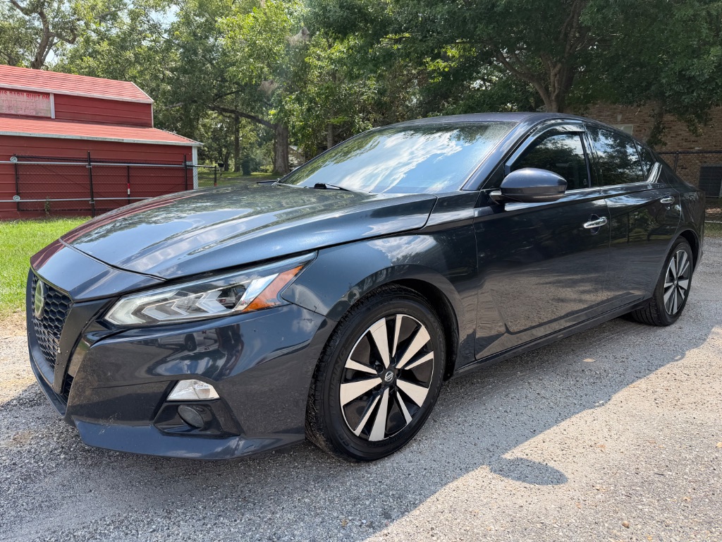 2019 Nissan Altima - $7,900