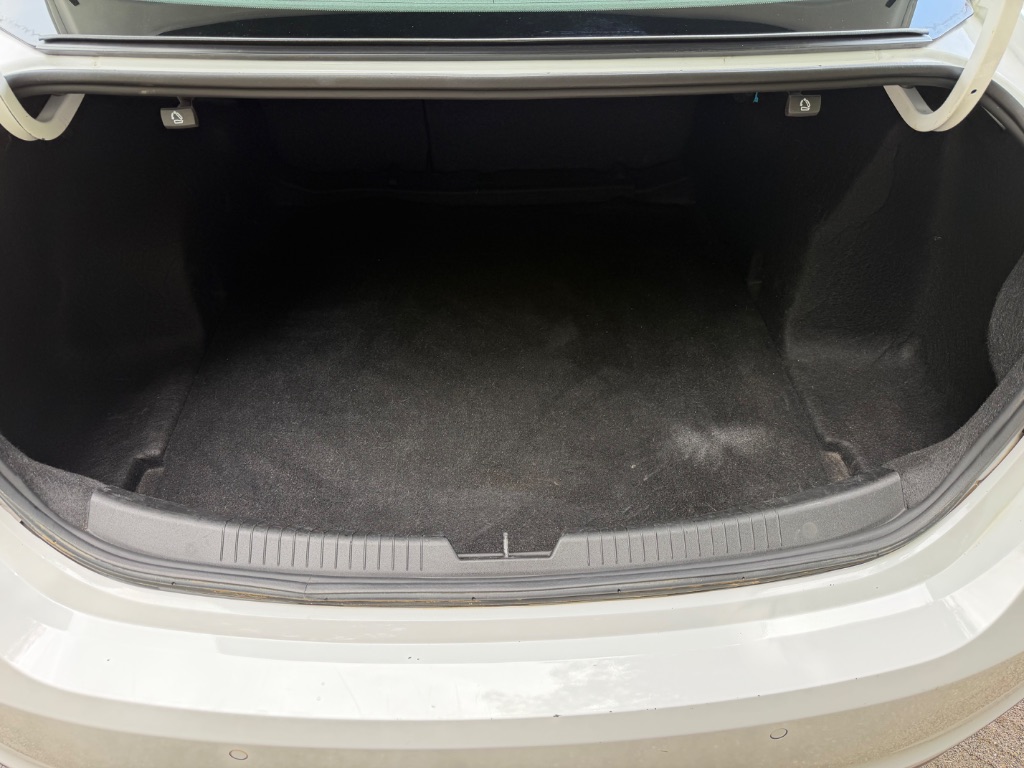 2023 Chevrolet Malibu - $10,500