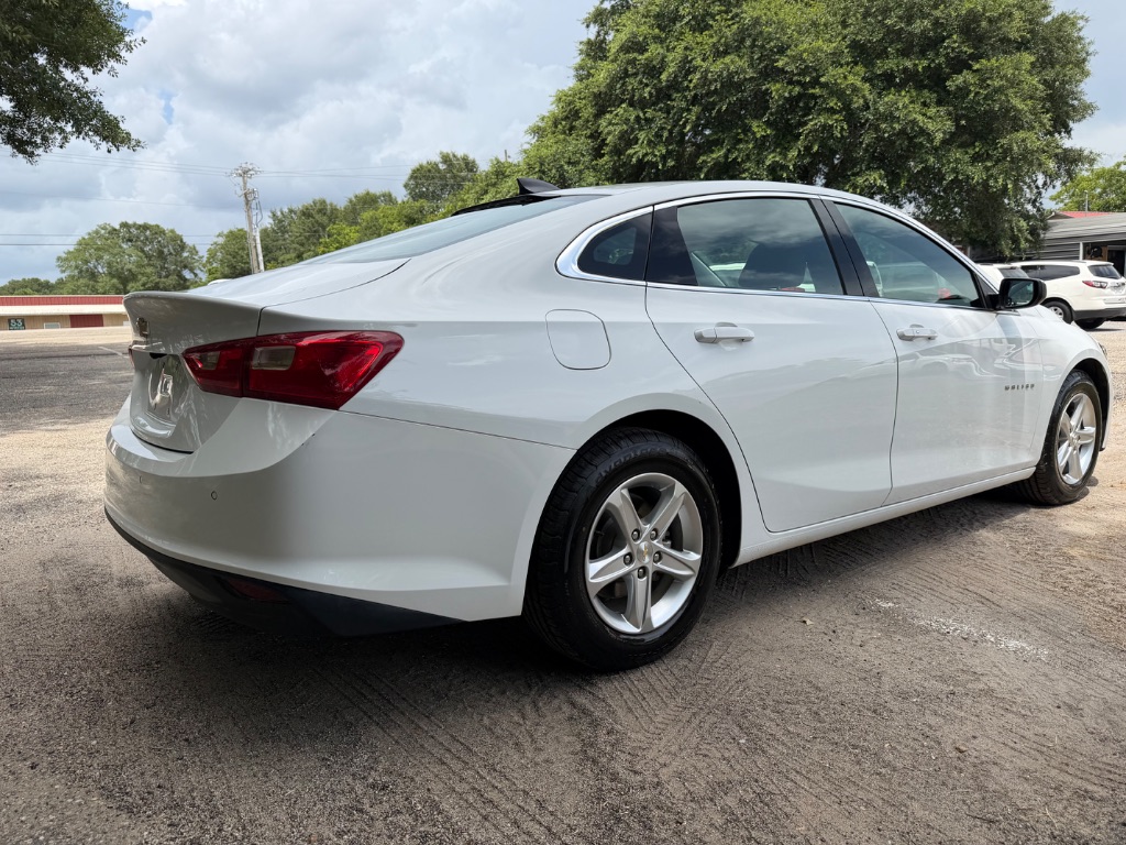 2023 Chevrolet Malibu - $10,500
