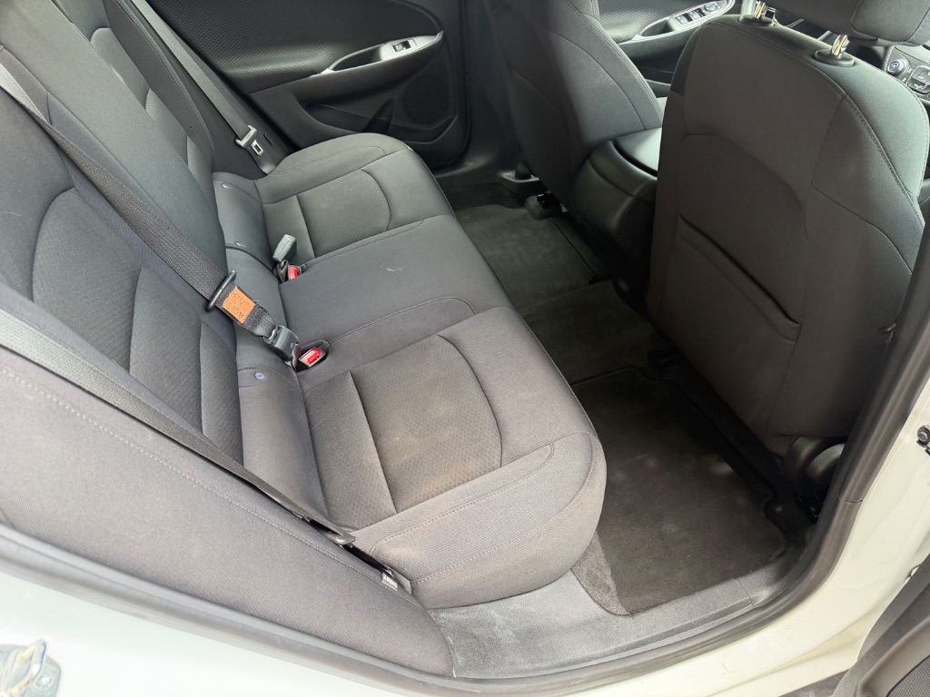 2023 Chevrolet Malibu - $10,500
