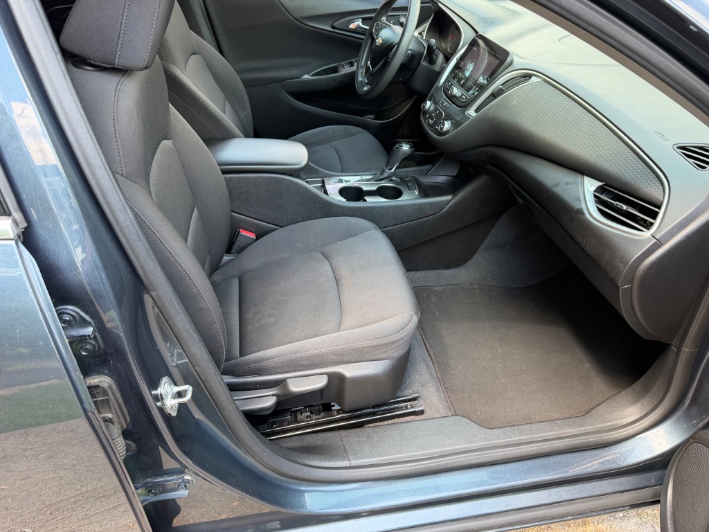 2019 Chevrolet Malibu - $7,900