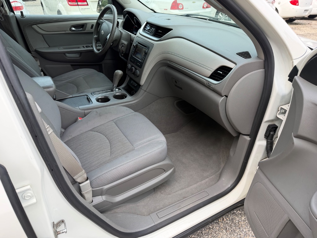 2013 Chevrolet Traverse - $9,900