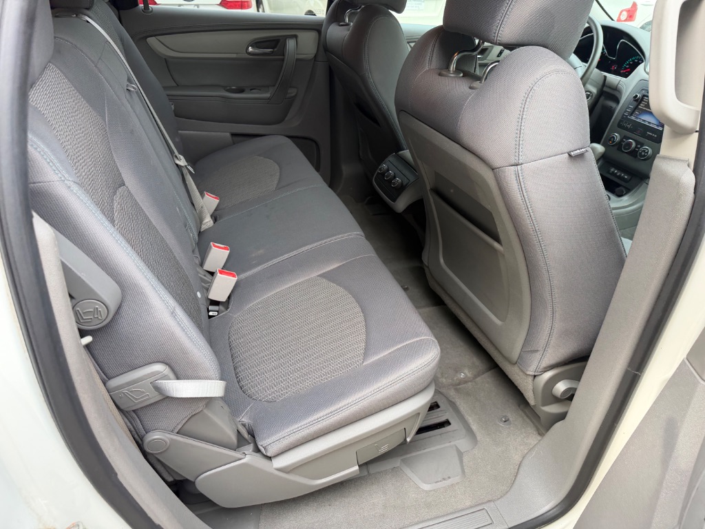 2013 Chevrolet Traverse - $9,900