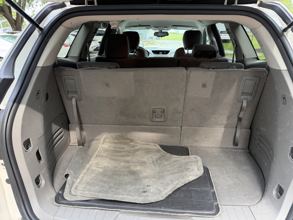 2013 Chevrolet Traverse - $9,900