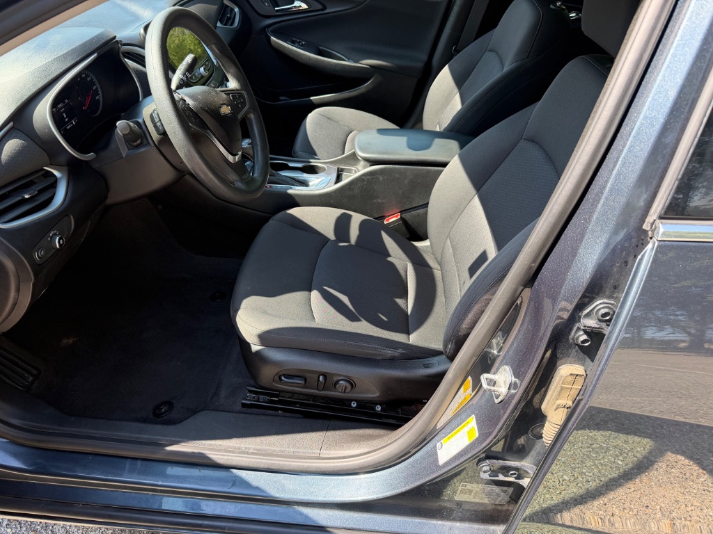2019 Chevrolet Malibu - $6,900