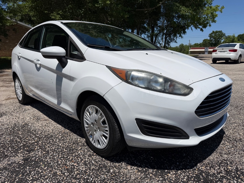 2014 Ford Fiesta - $5,900