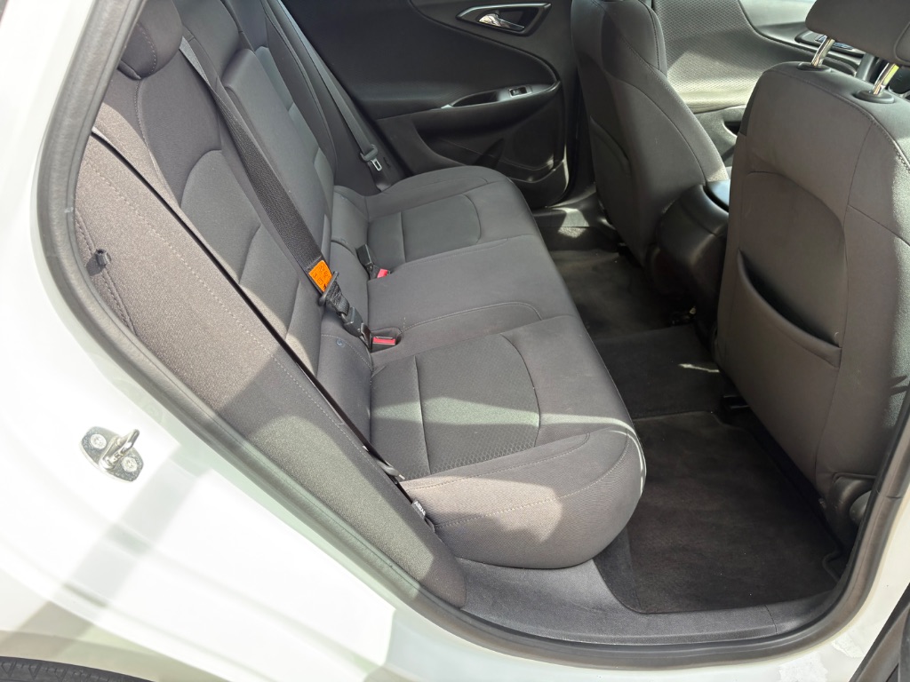 2017 Chevrolet Malibu - $5,900