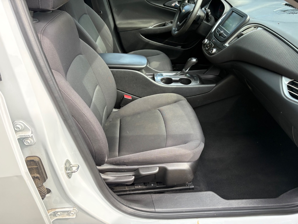 2017 Chevrolet Malibu - $5,900