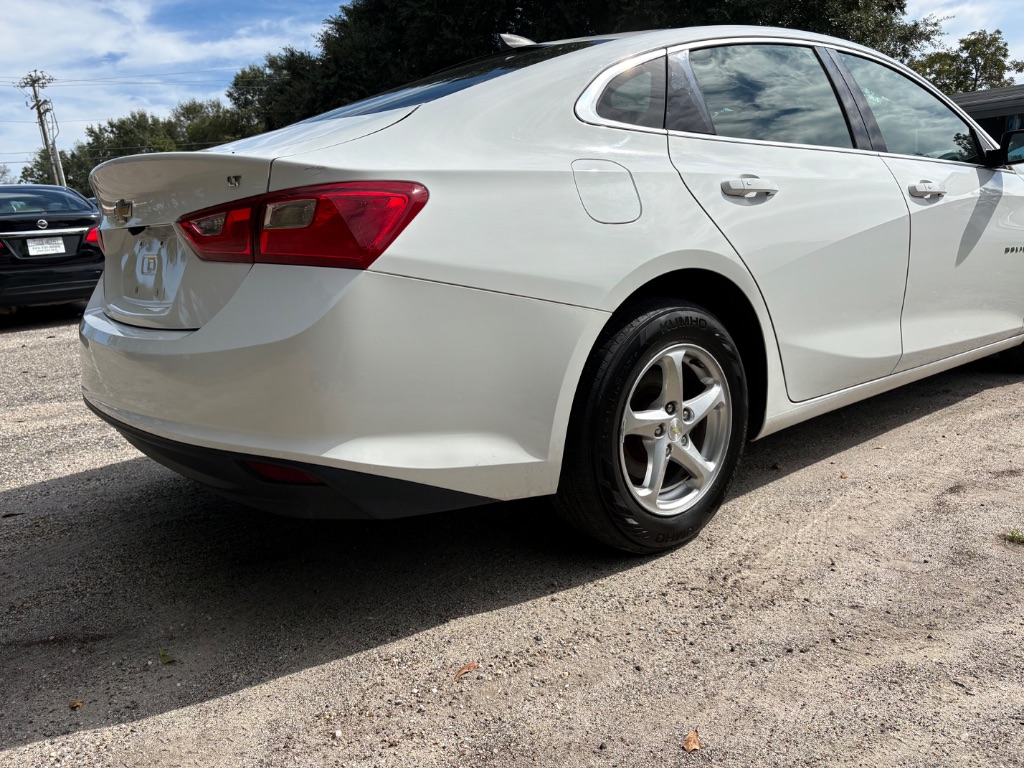 2017 Chevrolet Malibu - $5,900