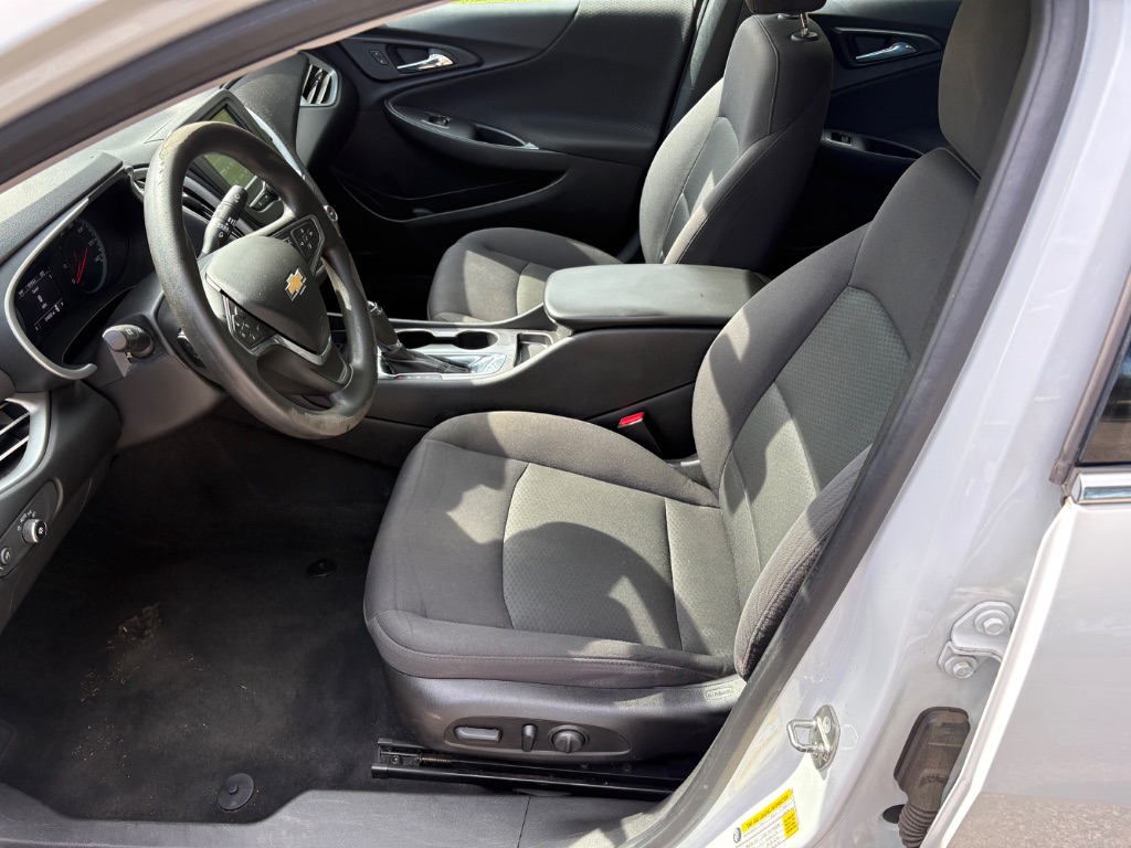 2017 Chevrolet Malibu - $5,900