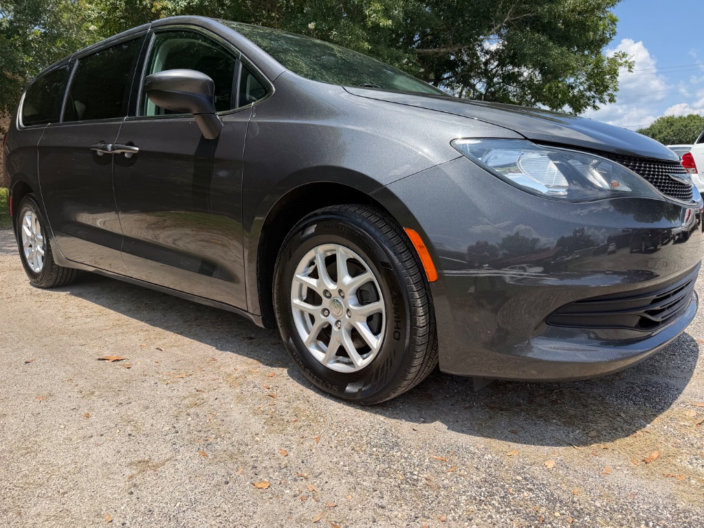 2018 Chrysler Pacifica - $8,900