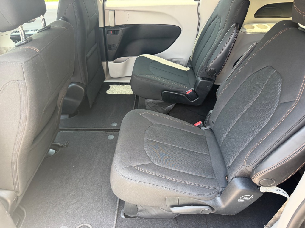 2018 Chrysler Pacifica - $8,900