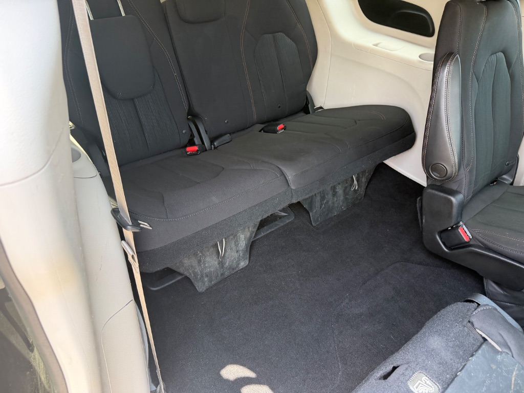 2018 Chrysler Pacifica - $8,900