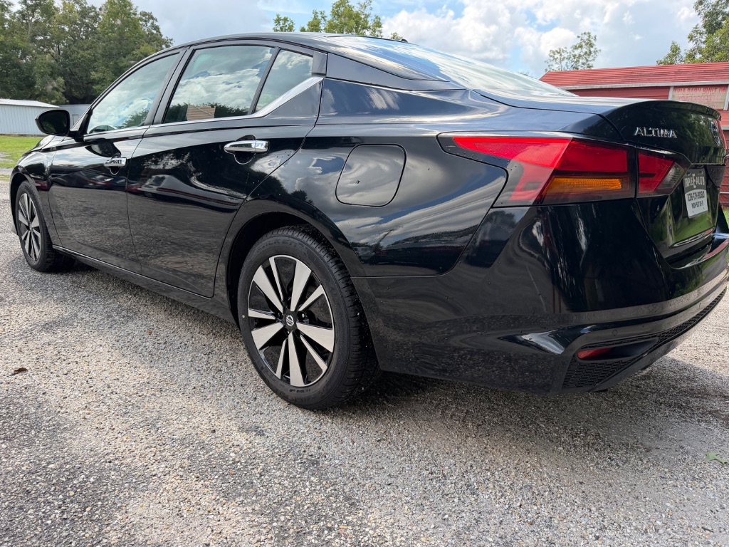 2022 Nissan Altima - $12,500