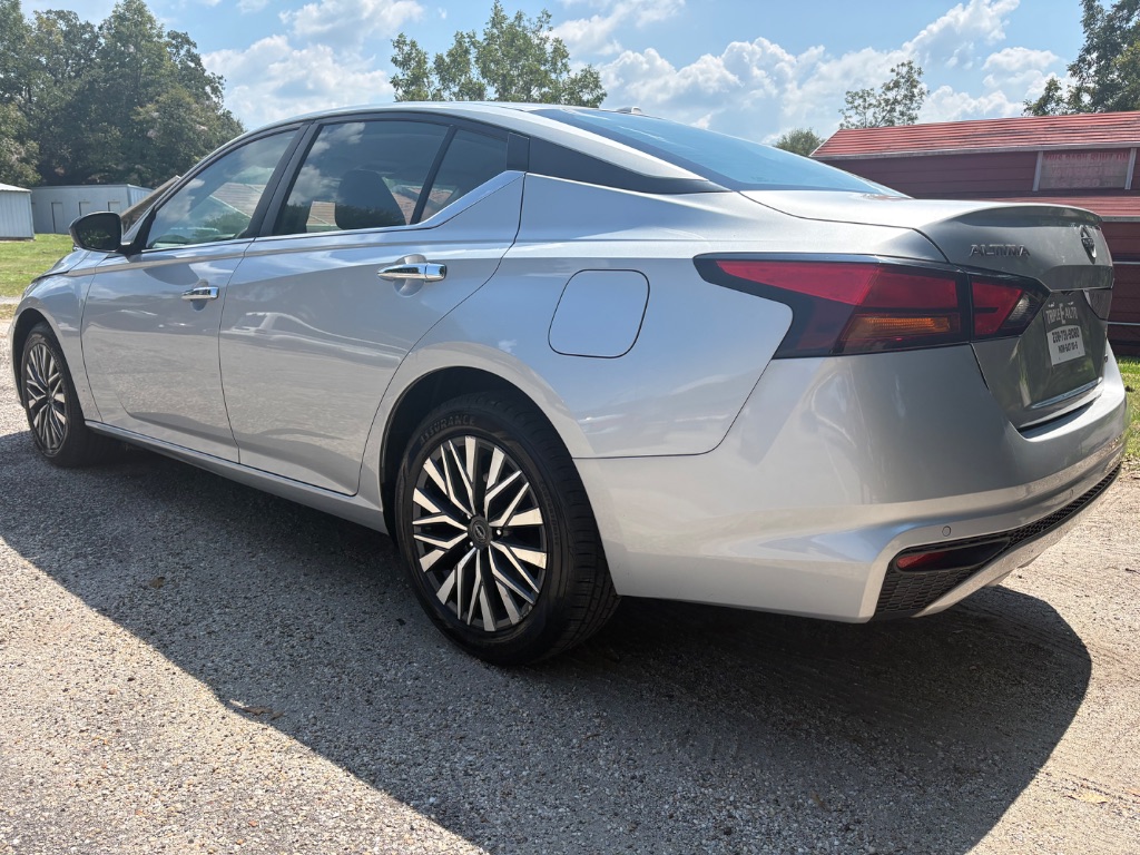 2024 Nissan Altima - $15,500