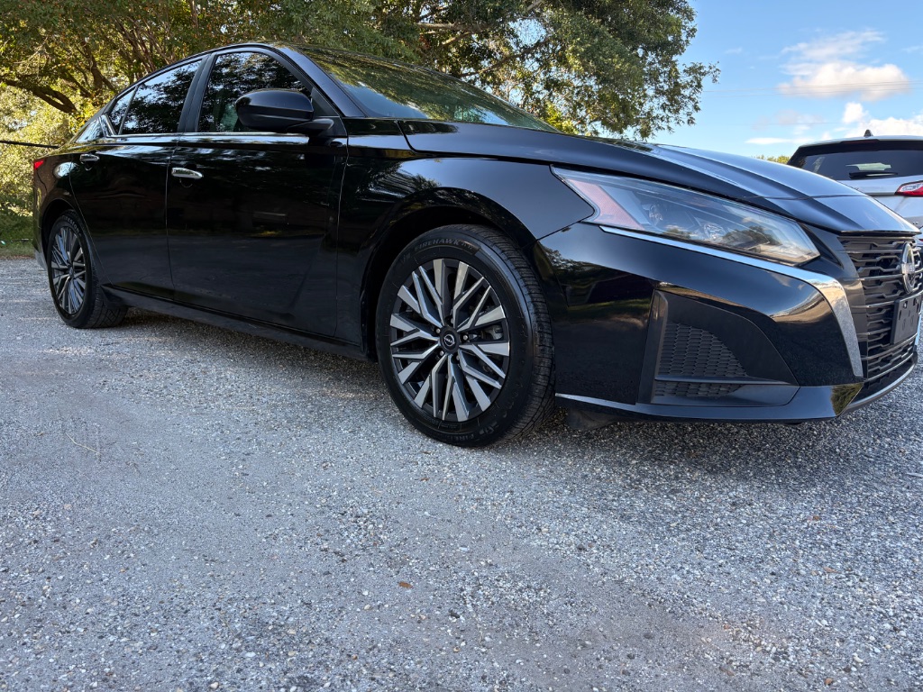 2023 Nissan Altima - $13,500