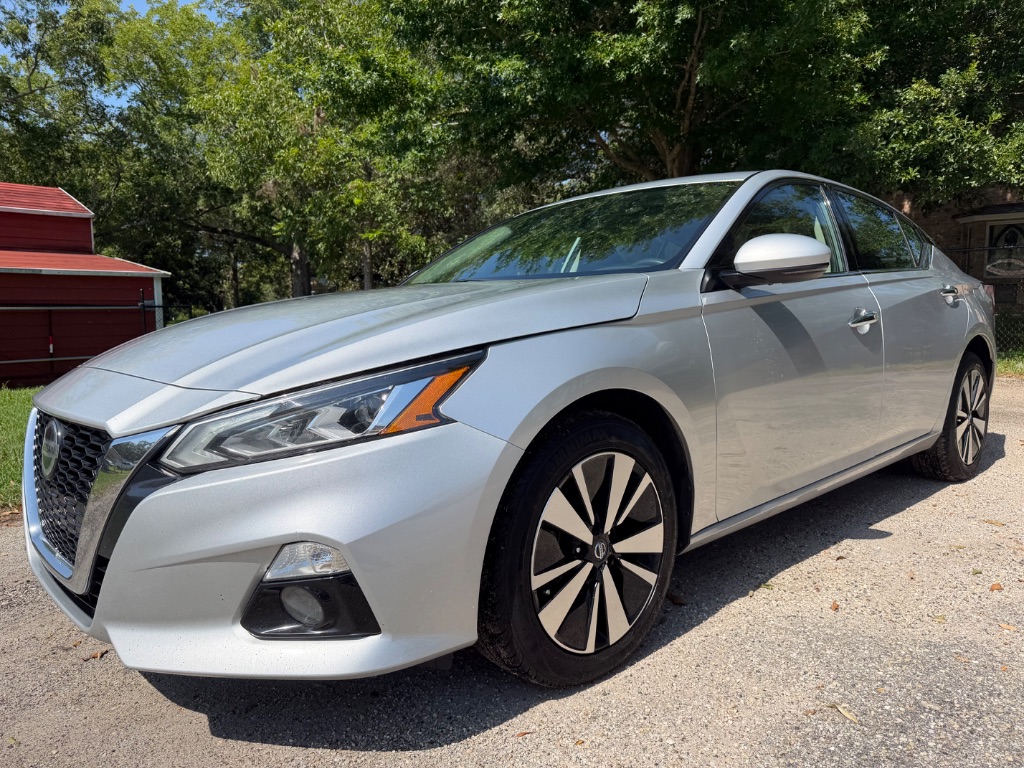 2022 Nissan Altima - $12,500