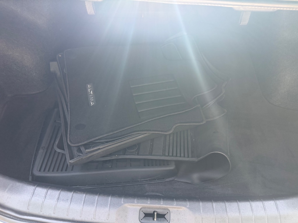 2022 Nissan Altima - $12,500