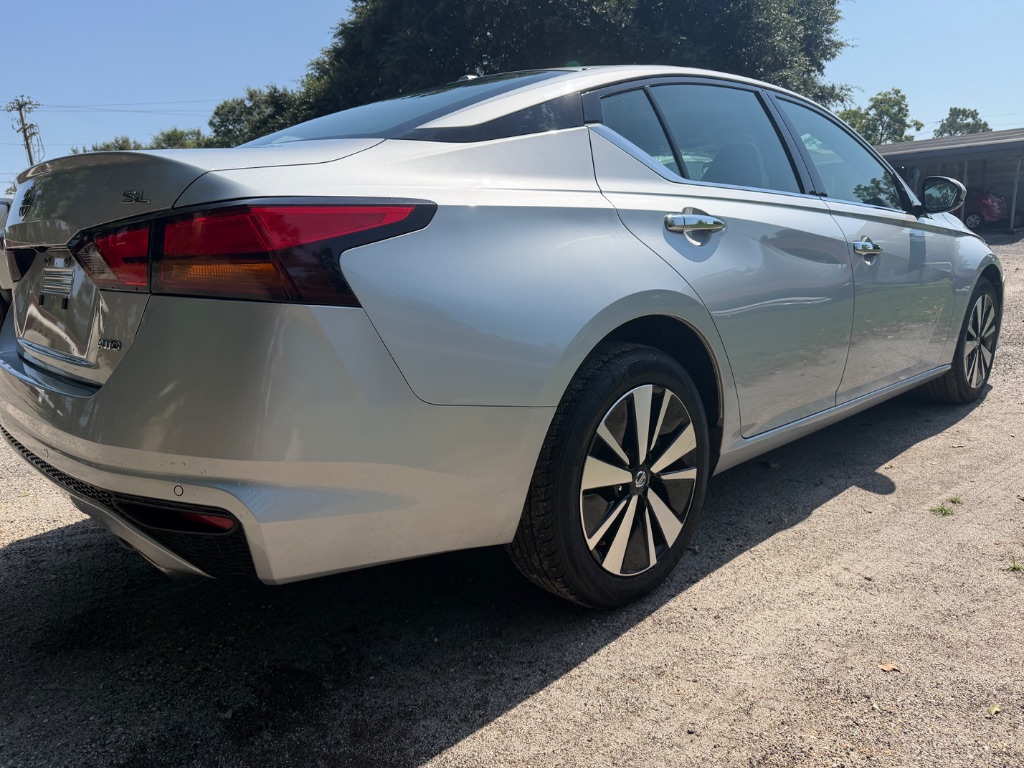 2022 Nissan Altima - $12,500