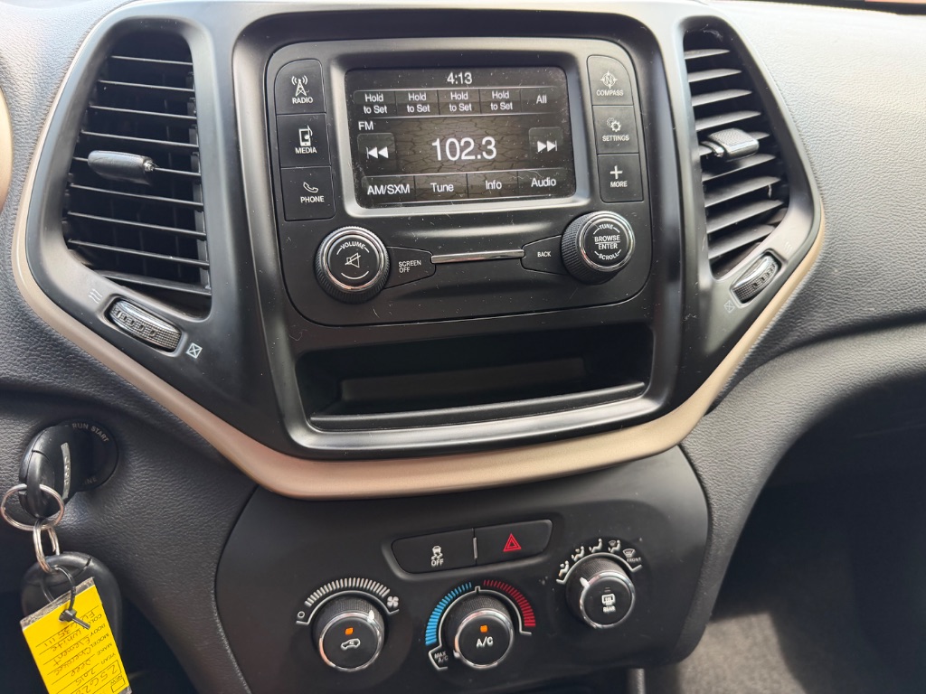 2015 Jeep Cherokee - $8,900